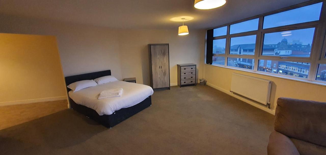 Apartment In Central Wakefield เวคฟิลด์ ภายนอก รูปภาพ