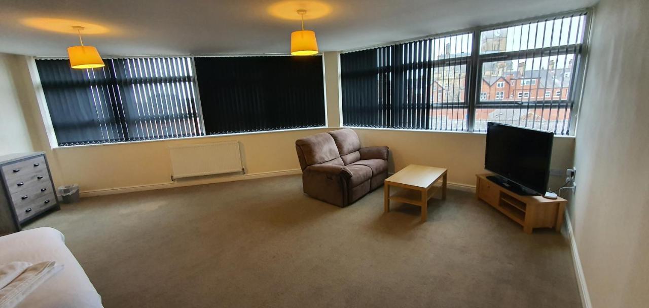 Apartment In Central Wakefield เวคฟิลด์ ภายนอก รูปภาพ